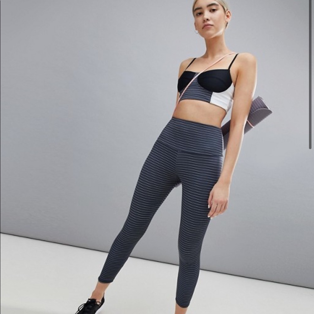 Onzie striped leggings